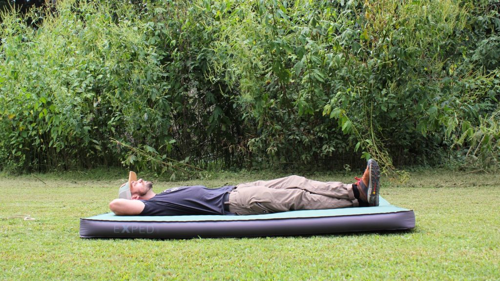 NL Kampeeruitrusting Verkoop 2024 -NL Kampeeruitrusting Verkoop 2024 Best Camping Mattresses Exped Megamat 10 2 1024x576 1