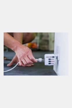 Pro World Travel Adapter. With Ground Plugs 7.0 Amp, Wereldstekker 7 Pro World Travel Adapter. With Ground Plugs 7.0 Amp, Wereldstekker -NL Kampeeruitrusting Verkoop 2024 b4kh390003 1010 03 nl