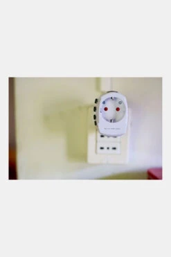 Pro World Travel Adapter. With Ground Plugs 7.0 Amp, Wereldstekker 9 Pro World Travel Adapter. With Ground Plugs 7.0 Amp, Wereldstekker -NL Kampeeruitrusting Verkoop 2024 b4kh390003 1010 05 nl